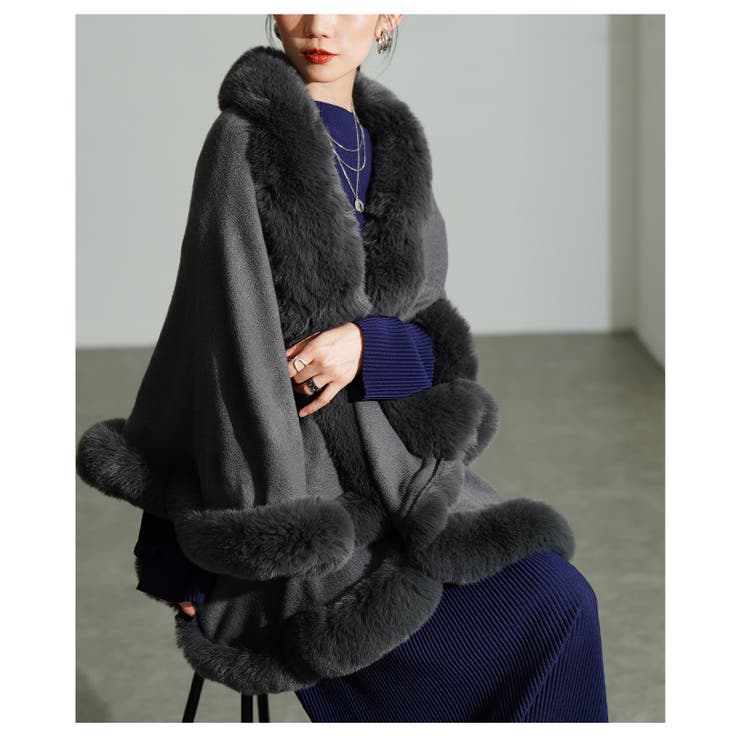 チャコール | さっと羽織れるラグジュアリーフェイクファーポンチョ レディース ファッション | Sawa a la mode