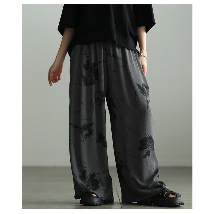 グレー | 風情を感じさせる水墨画風タッチ花柄ワイドパンツ レディース ファッション | Sawa a la mode