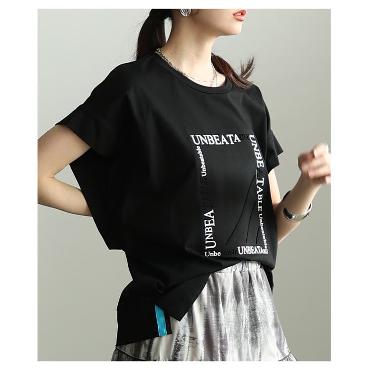 ブラック | こなれ度満点なスクエアロゴ入りコットンTシャツ レディース ファッション | Sawa a la mode