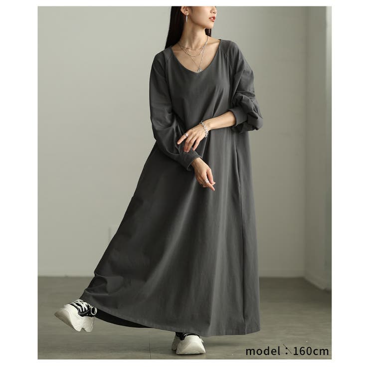 チャコール | 一枚で大人可愛いVネックボリューム袖ワンピース レディース ファッション | Sawa a la mode