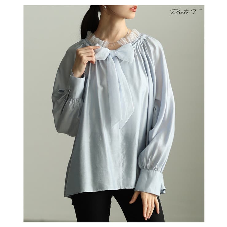 サックス | 洗練された華やかさを纏うリボンタイギャザーブラウス レディース ファッション | Sawa a la mode