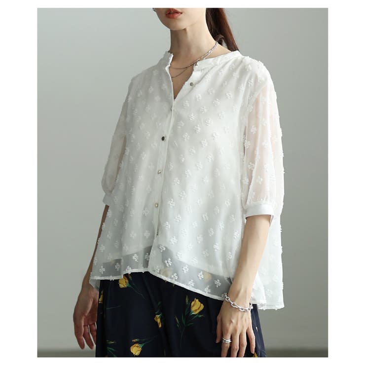 ホワイト | 立体感で魅せる立体ドットふんわりスリーブシアーブラウス レディース ファッション | Sawa a la mode