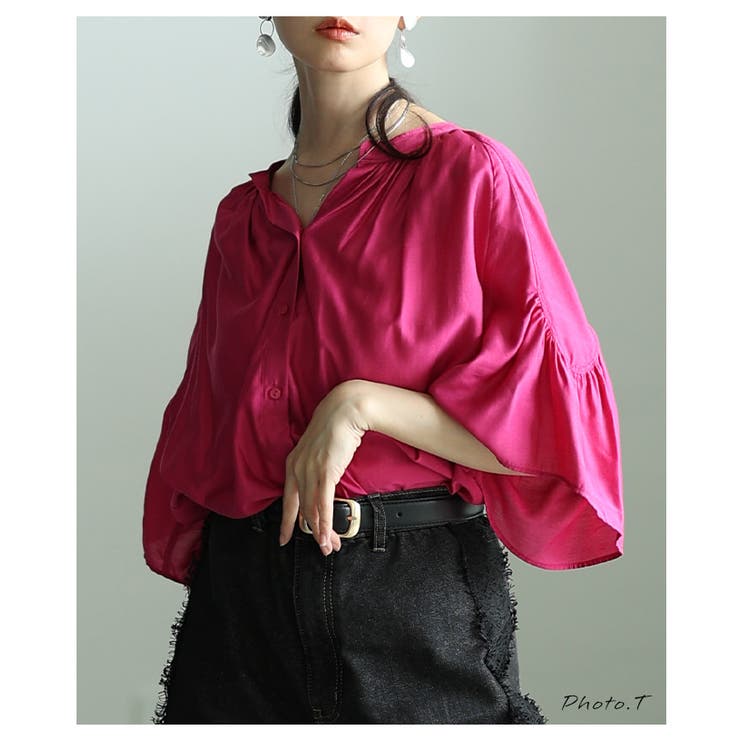 ピンク | ふわりと揺れるギャザーフレアスリーブスキッパーブラウス レディース ファッション | Sawa a la mode