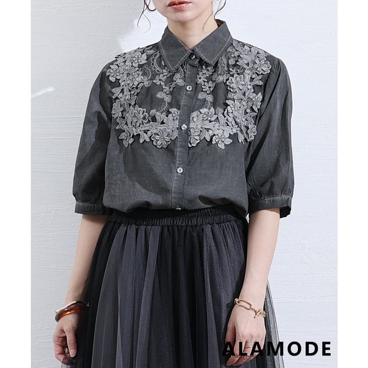 チャコール | 着るだけで華やぐ花レース刺繍シャツブラウス レディース トップス | Sawa a la mode