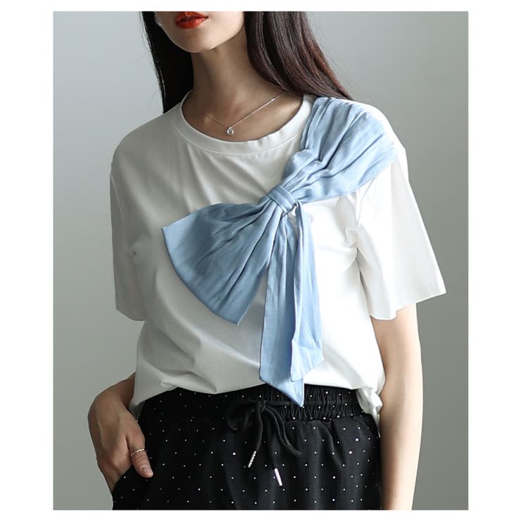 ホワイト | 甘さを抑えたアシンメトリーリボンモチーフカットソー レディース ファッション | Sawa a la mode