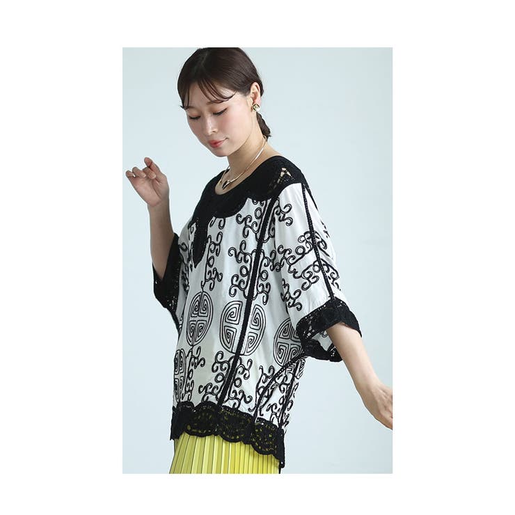 アジアンなサークル刺繍レースのドルマンシャツブラウス