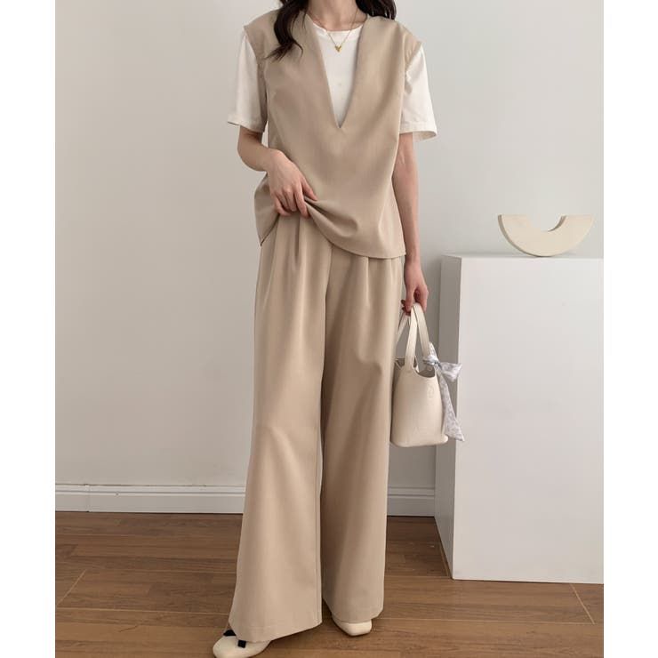 ベージュ | スキッパネックノースリーブブラウス＆ウエストタックセミワイドパンツセットアップ | ABITOKYO 