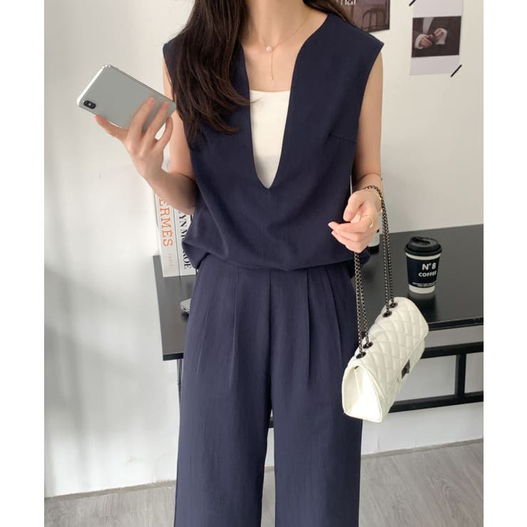 ネイビー | スキッパネックノースリーブブラウス＆ウエストタックセミワイドパンツセットアップ | ABITOKYO 