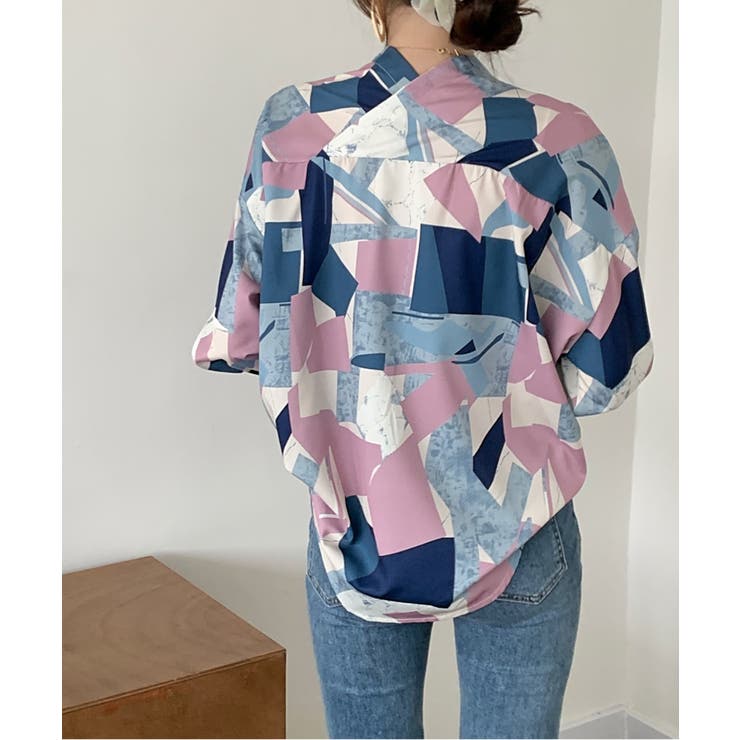 Vネック 線画花柄デザインルーズシャツ[品番：ABIW0000916]｜Diosfront