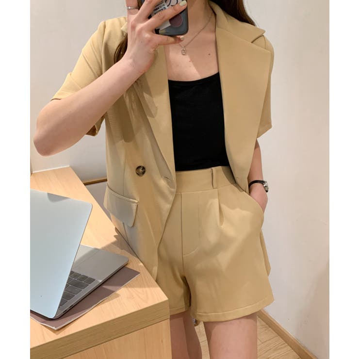 バックスリットジャケットワイドショートパンツセットアップ