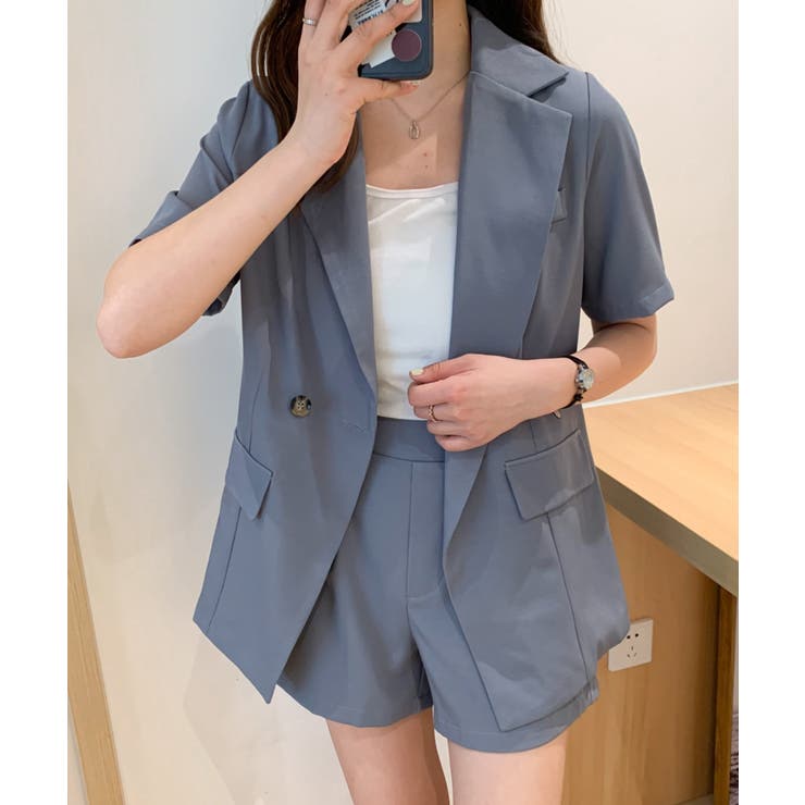バックドレープジャケットとバックスリットパンツセット