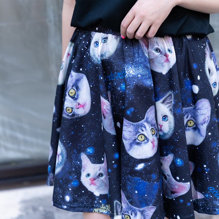 ラベンダー色猫柄ひざ丈スカート