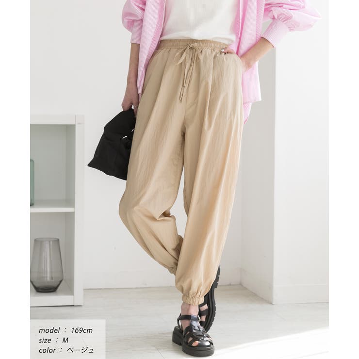 ベージュ | ワッシャー加工・タック ナイロンジョガーパンツ | ad thie