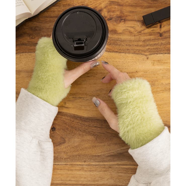 ライトグリーン | ふわふわ・あったか シャギーアームウォーマー | ad thie