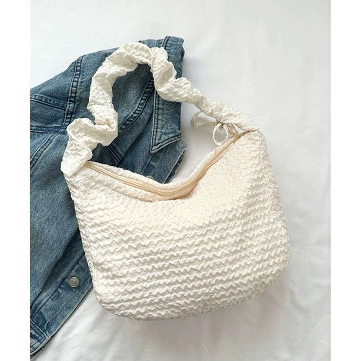 オフホワイト | シャーリングストラップエンボスバッグ | ad thie