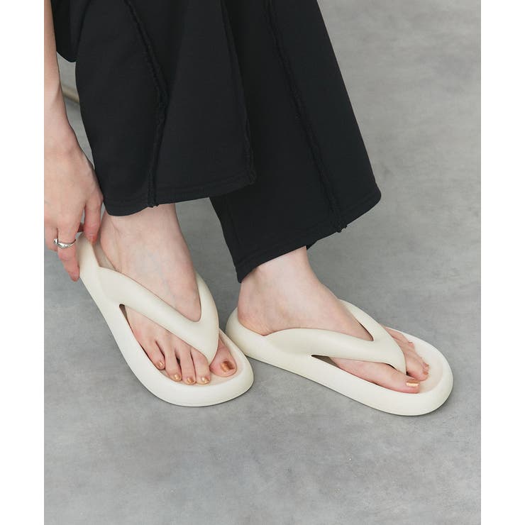 アイボリー | ボリュームソールトングサンダル | ad thie