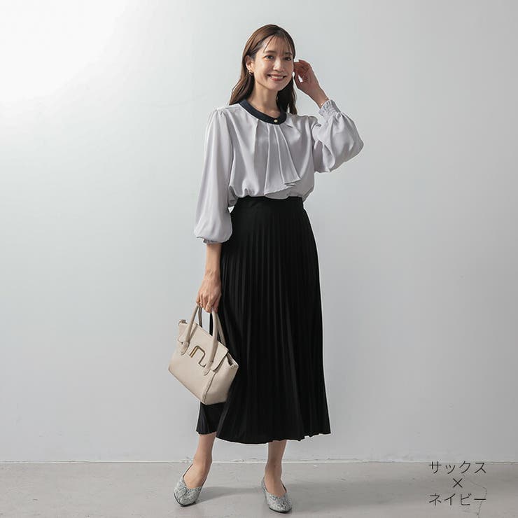 タグ付✨️ELLIE 予約完売品 ラウンドカラーブラウス ネイビー タグ付✨️ELLIE 予約完売品 ラウンドカラーブラウス ネイビー