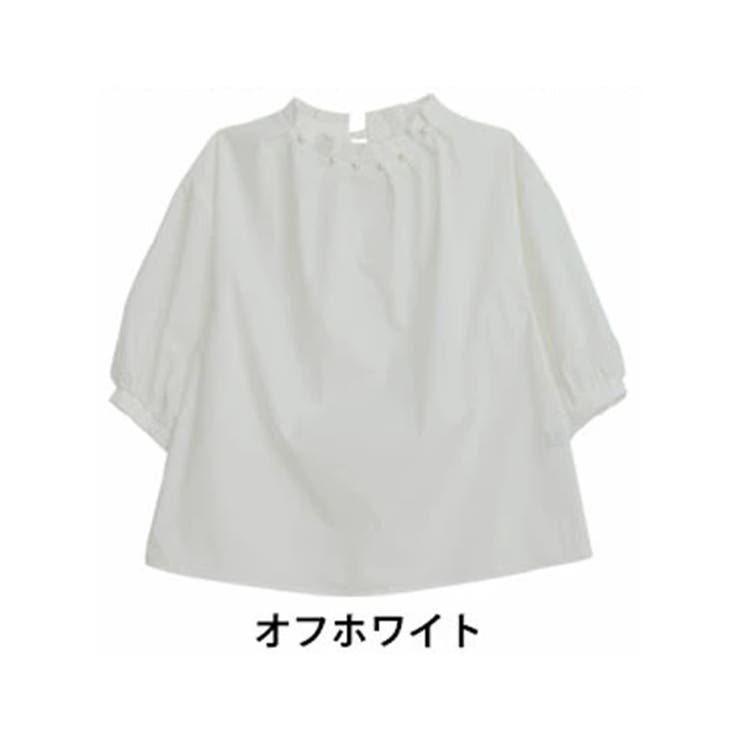 オフホワイト | Rin 袖口に技アリ パールネックブラウス | A Happy Marilyn