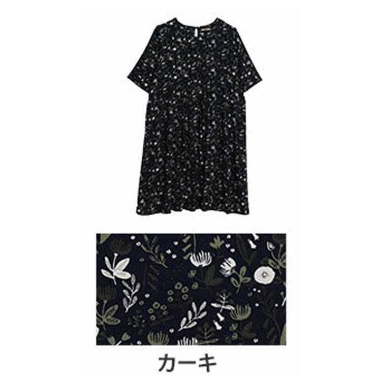 カーキ.