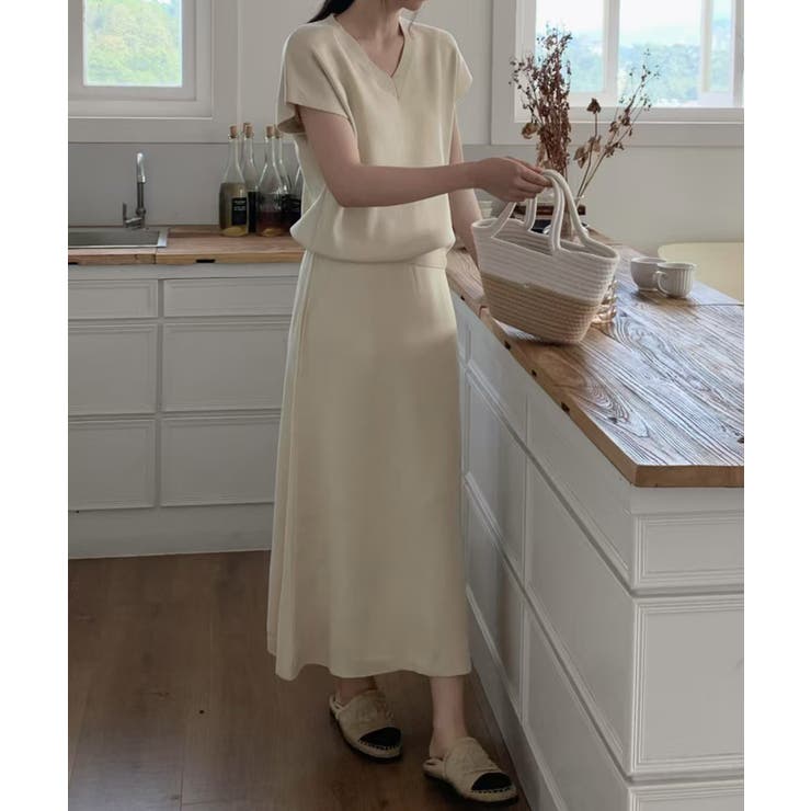 Vネックニットセットアップ 2点セット ニット＋スカートセット | aimoha  | 詳細画像1 