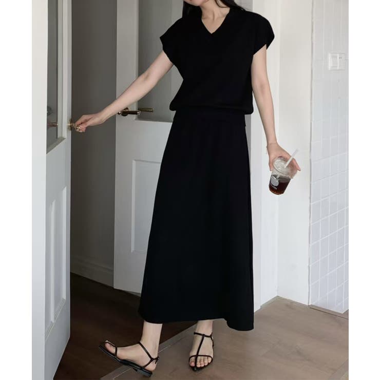 名作 Vネックニットセットアップ ニット＋スカートセット 2点セット 着せ替え服・アウトフィット