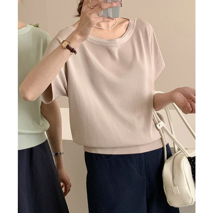 ベージュ