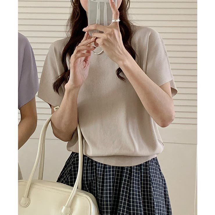 ベージュ