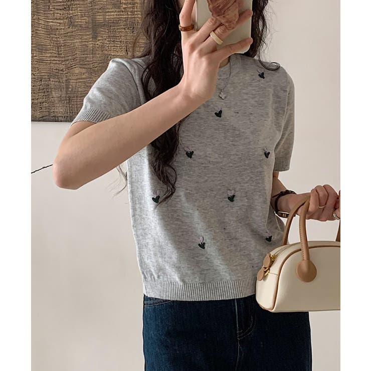 グレー | ハート刺繍入り半袖ニットトップス | aimoha 