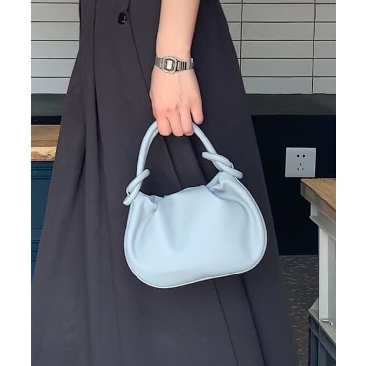 ブルー