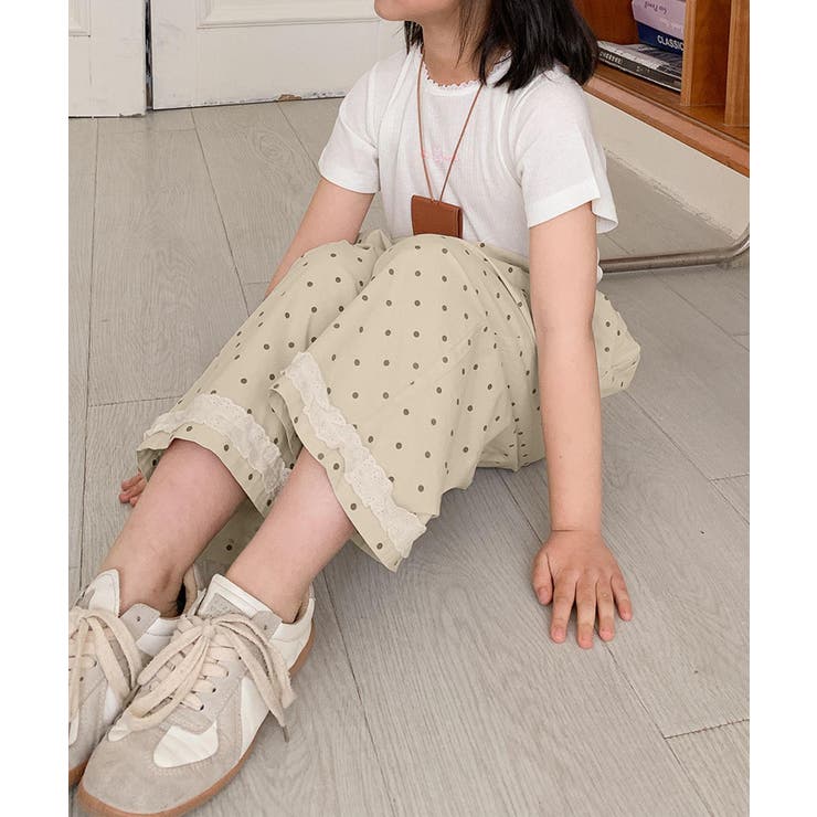 ベージュ