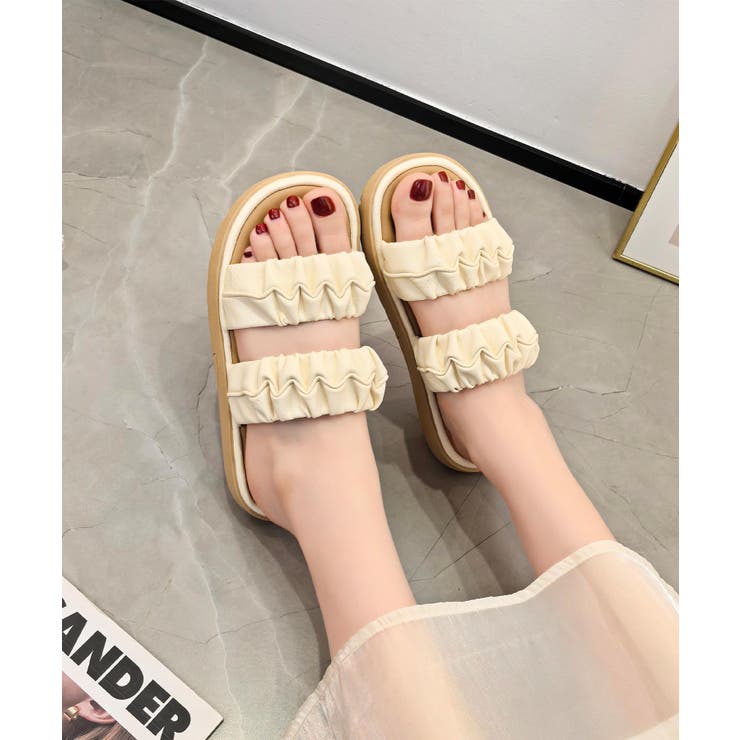 オフホワイト | シャーリングデザイン厚底サンダル | aimoha 