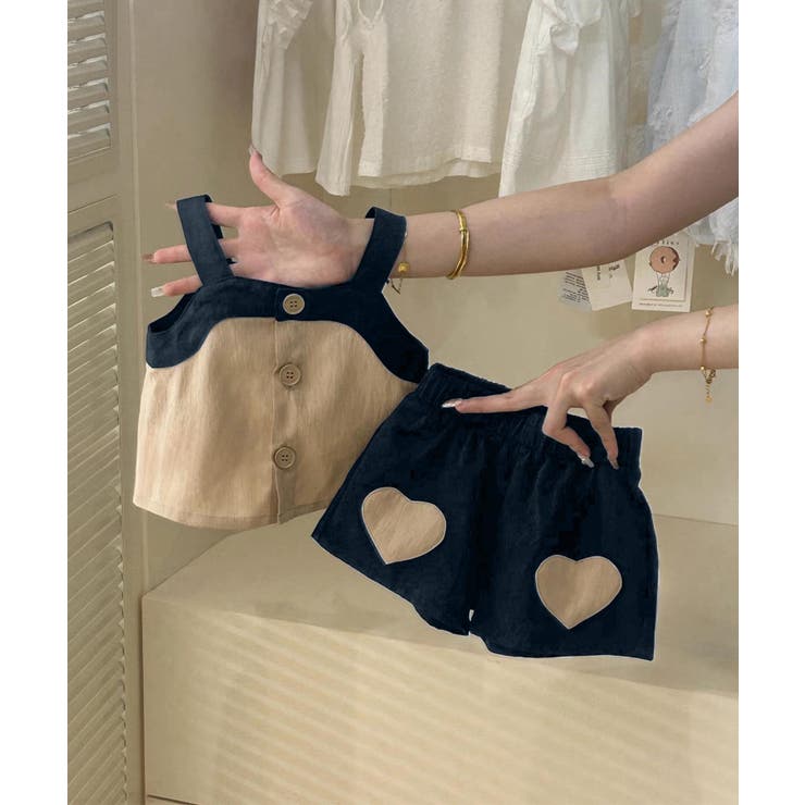 ベージュ