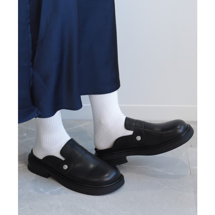 ブラック