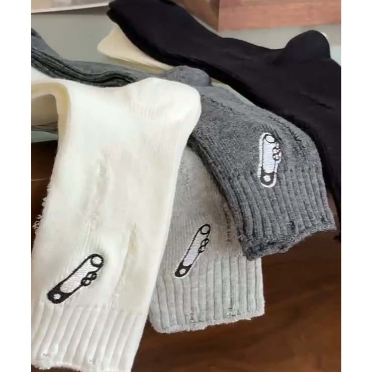 ピン刺繍ダメージデザインソックス5足セット[品番：XT000012171]｜aimoha  （アイモハ）のレディースファッション通販｜SHOPLIST（ショップリスト）