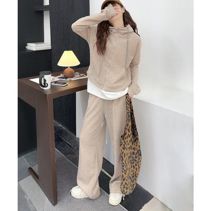 ベージュ | シンプルデザインジップアップセットアップ | aimoha 