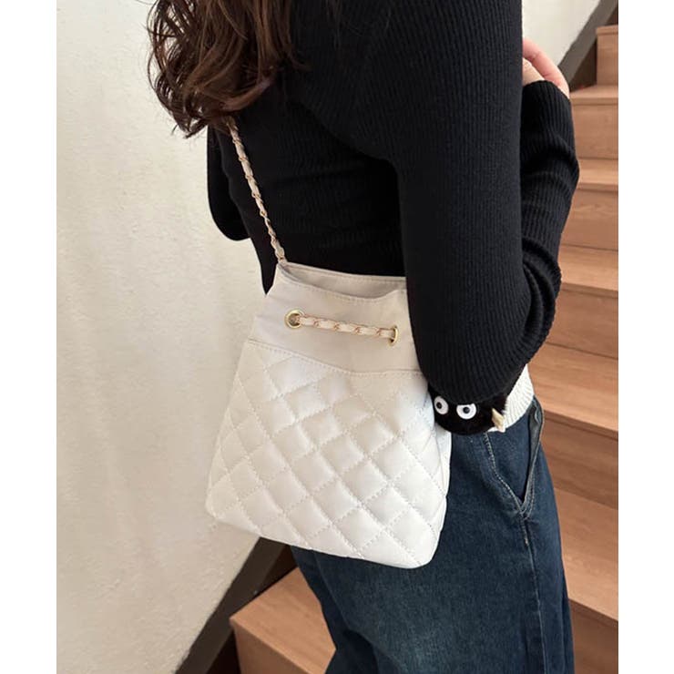 ホワイト | 2WAYキルティング巾着バッグ Jasmine Grandiflorum | aimoha 
