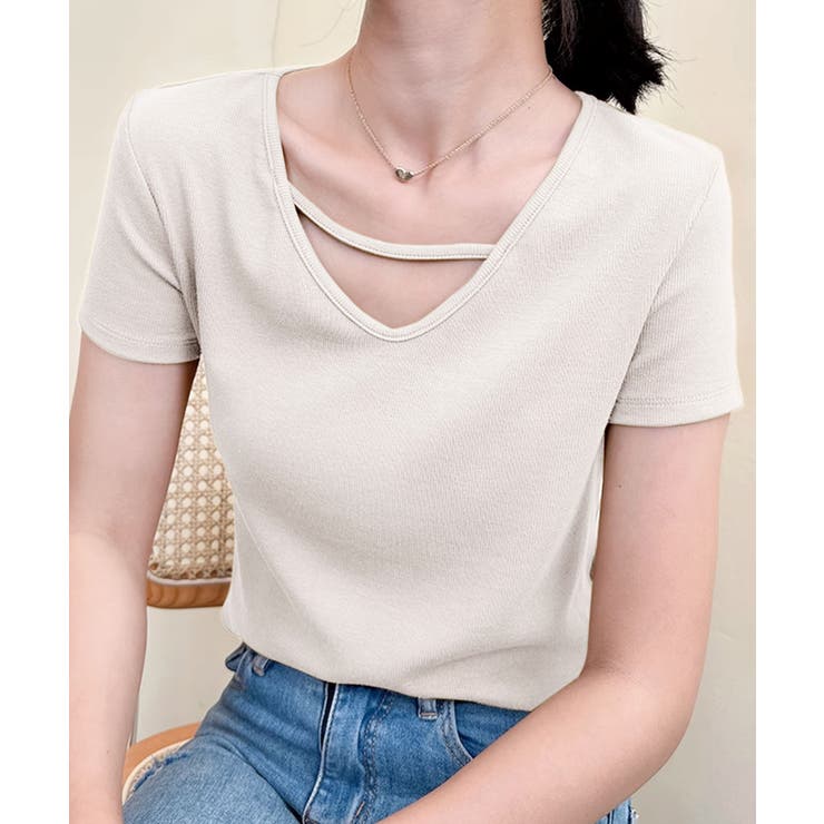 オフホワイト | 【Banico】クロスデザインVネック半袖トップス | aimoha 