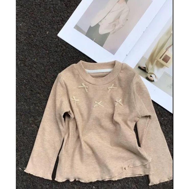 ベージュ