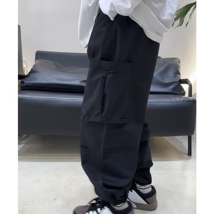 ブラック
