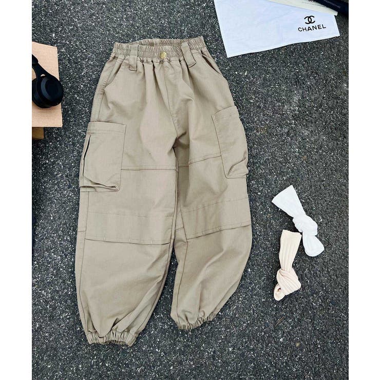 ベージュ