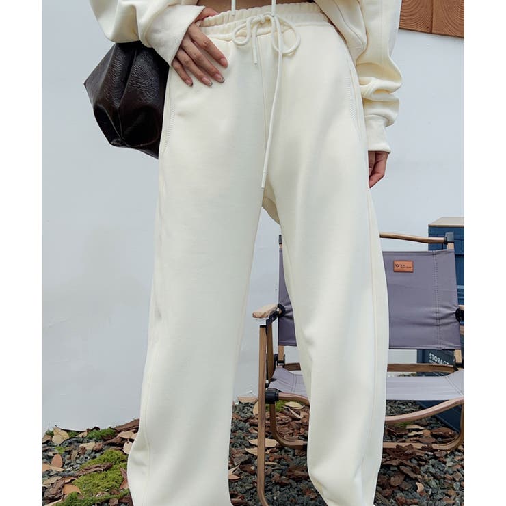 新品未使用 anuans スリムスウェットパンツ アイボリー Mサイズ スリムフィットセミフレアパンツ（その他パンツ）｜anuans（ア