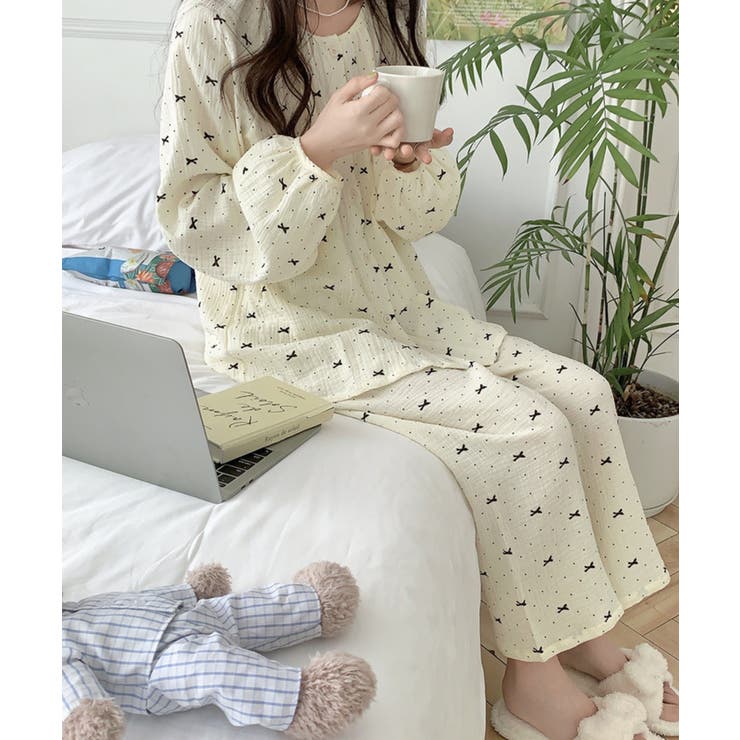 花柄コットンパジャマ Mサイズ　新品 綿100％ダブルガーゼ小花柄フリル長袖パジャマ（ルームウェア