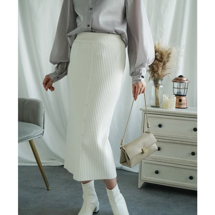 ホワイト | エレガントリブボタンスカート ニットロングスカート【AW】 | aimoha 