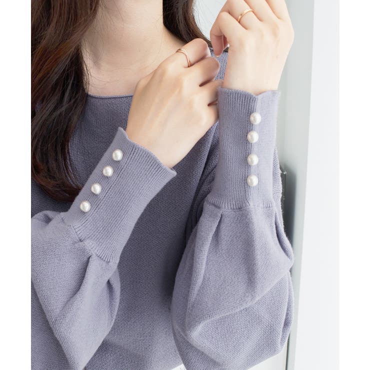 ボートネック×袖パールの上品トップス パール調ボタン付ミラノリブニット | alotta | 詳細画像9 
