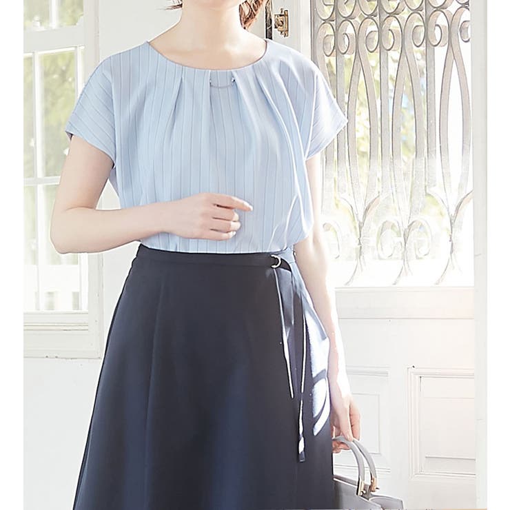 サックス系ストライプ | メタルパーツ付タックブラウス | alotta