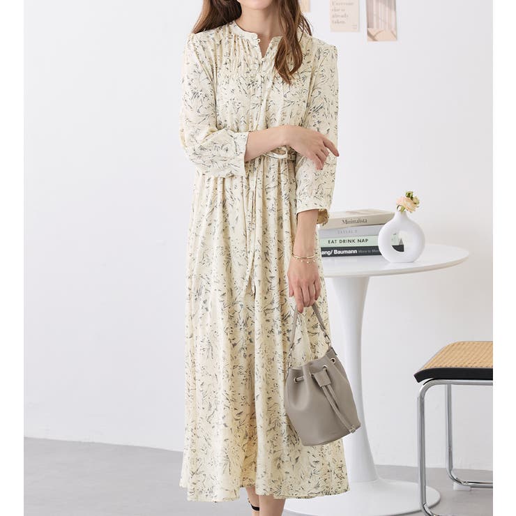 オフ系花柄 | 柄アソートギャザーデザインワンピース   | alotta