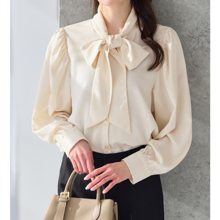 オフホワイト | ボウタイデザインブラウス         | alotta