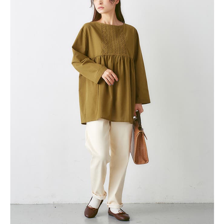 レースを添えた裾フレアーブラウス | Viola e Viola | 詳細画像5 