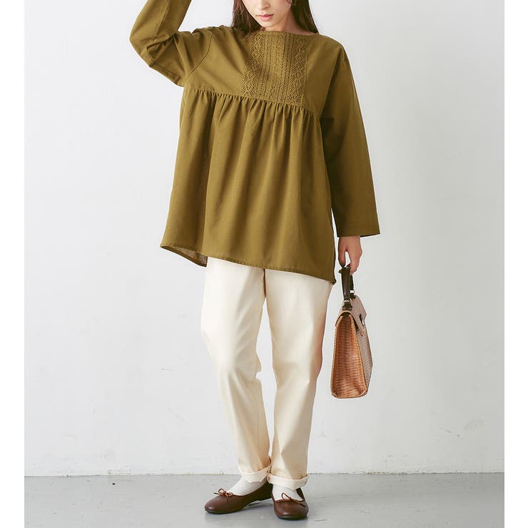 レースを添えた裾フレアーブラウス | Viola e Viola | 詳細画像6 