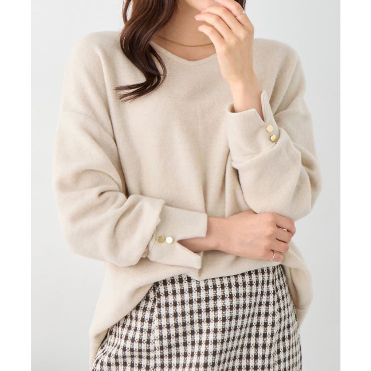 オフベージュ | 柔らかニットソー金ボタンゆるトップス | alotta